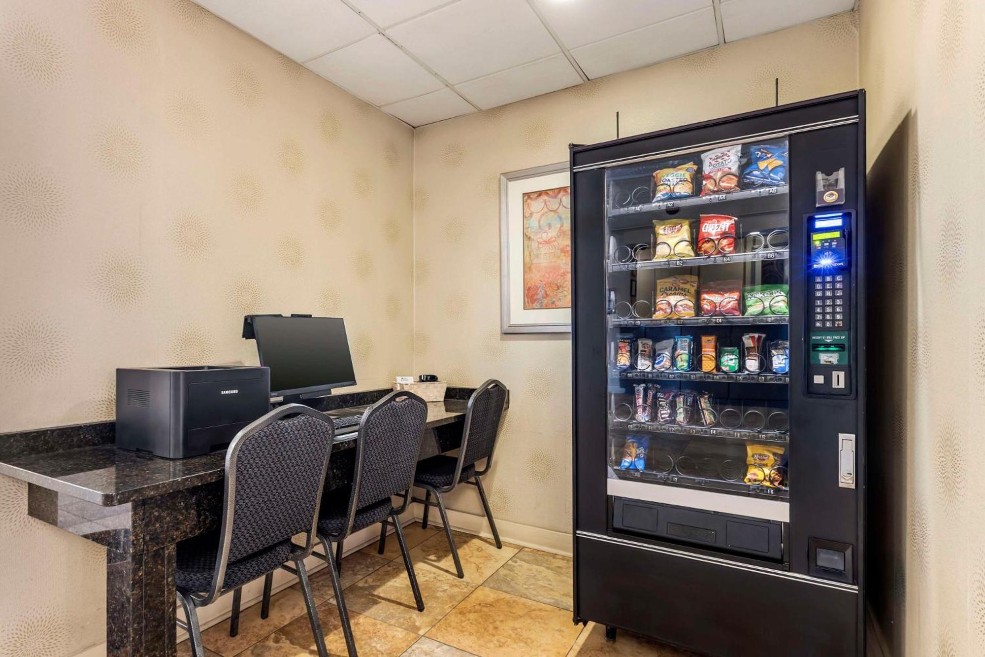 Best Western Watertown/Fort Drum Экстерьер фото