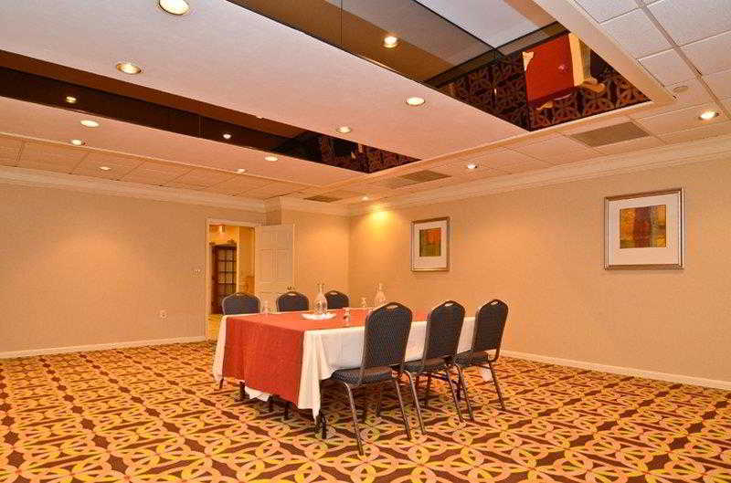 Best Western Watertown/Fort Drum Бизнес фото